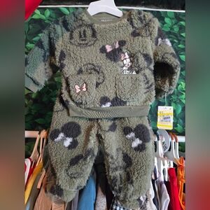 Minnie Mouse Sherpa 2pc Outfit NWT 3-6 Months